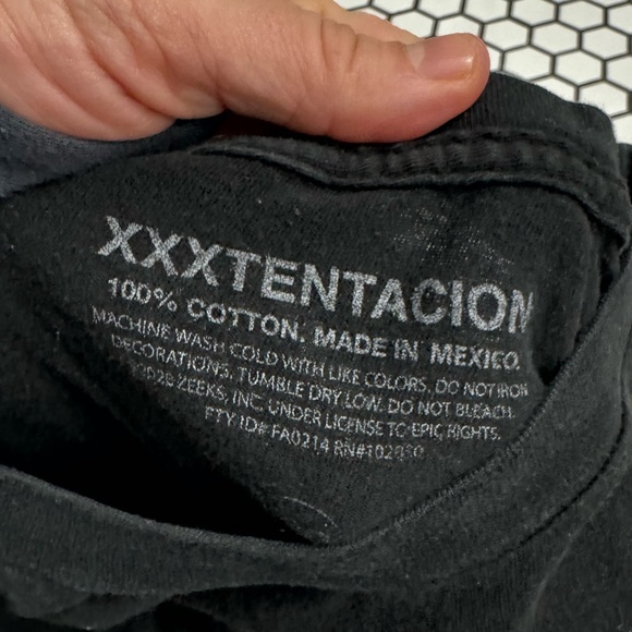 Xxxtentacion shirt size small - Picture 3 of 3